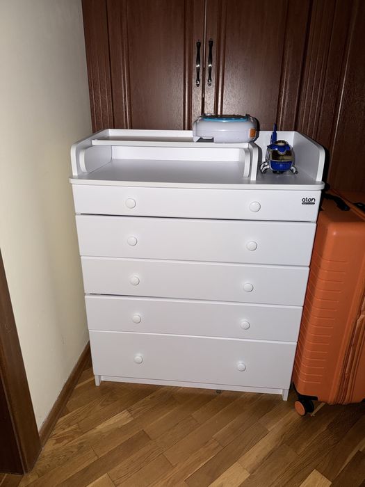 Пеленальный столик