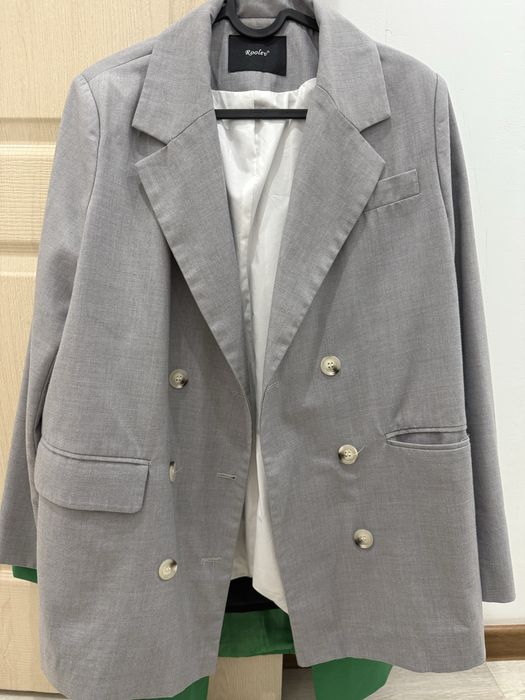 Продам пиджаки 3000