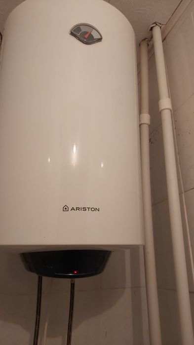 Водонагреватель ARISTON (35тыс)