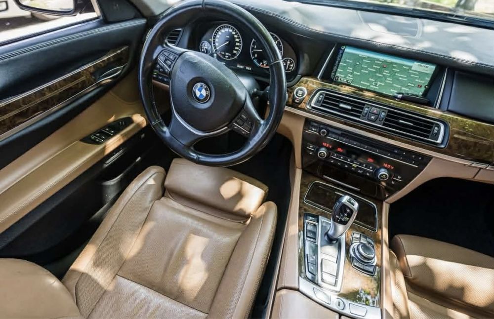 Vand/Schimb Bmw 740 xd 313CP Facelift