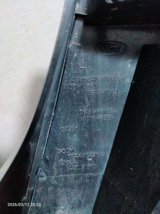 Задний габарит фонарь на Ford Focus