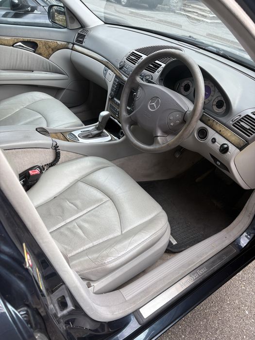 Mercedes E 320 bezina
