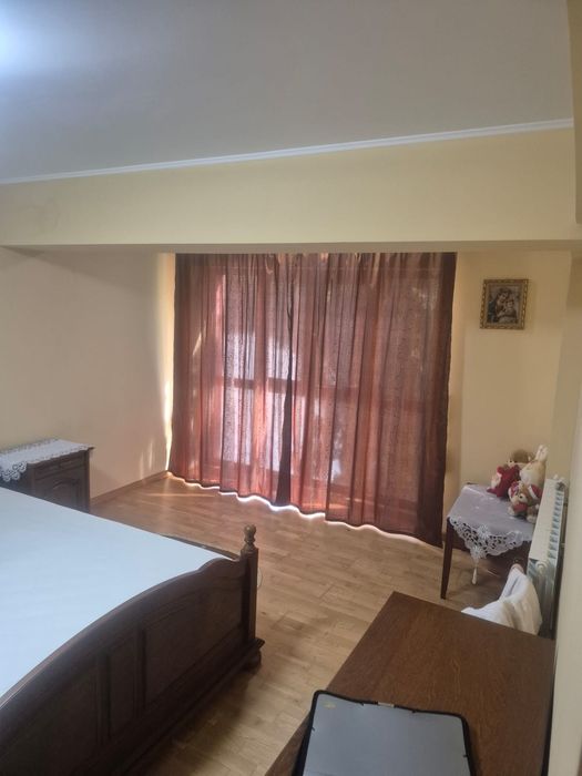 Vand apartament doua camere