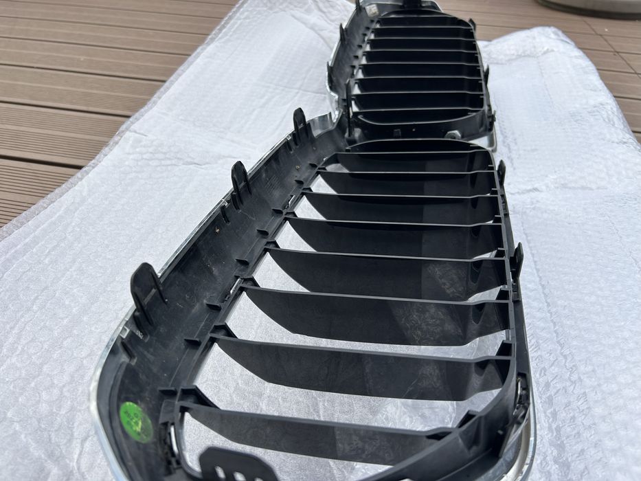 Grila ORIGINALA BMW seria 5, G30, G31