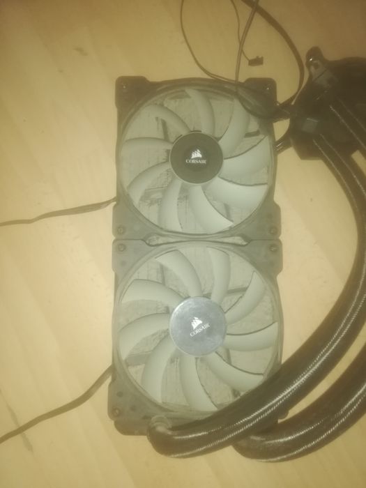 Cooler pe apa corsair