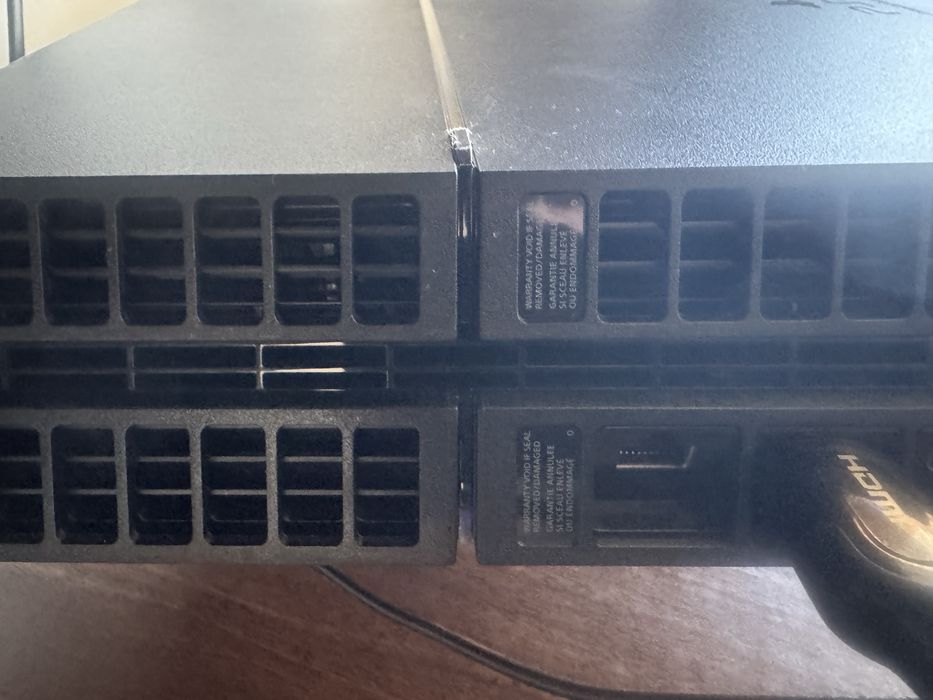 Consolă PS4 Fat 1TB - Model CUH-1216B (Revizia silențioasă)