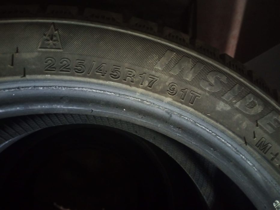 Продам шины 225/45/17р зимний
