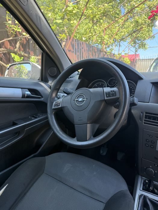 OPEL Astra 2005 — imagine 4