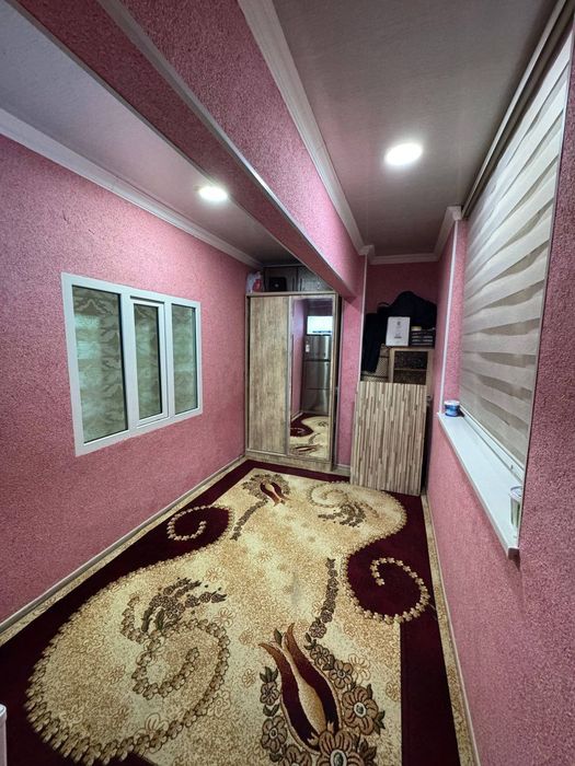 Юнусабад 7 квартал. Продается квартира  1/2/4