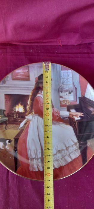 set 4 farfurii decorative din portelan