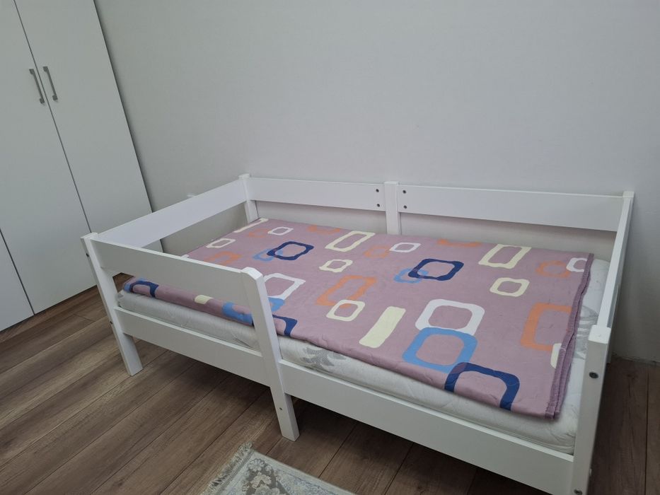 Продается кровать с матрасом