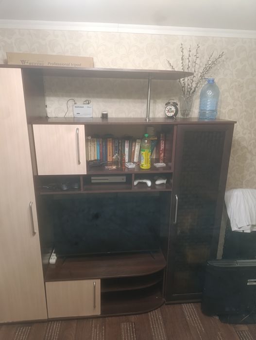 продаю стенку на зала.