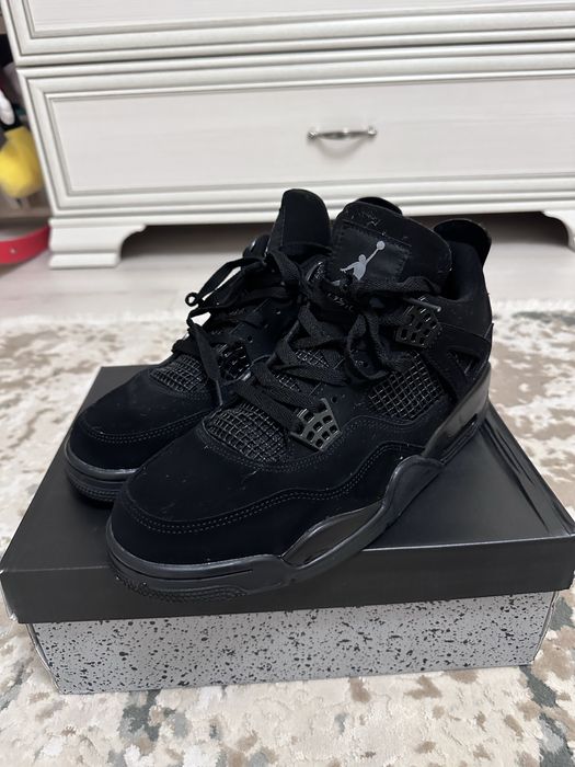 Air Jordan 4 white oreo