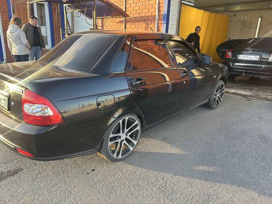 Продам Приору 2011 год