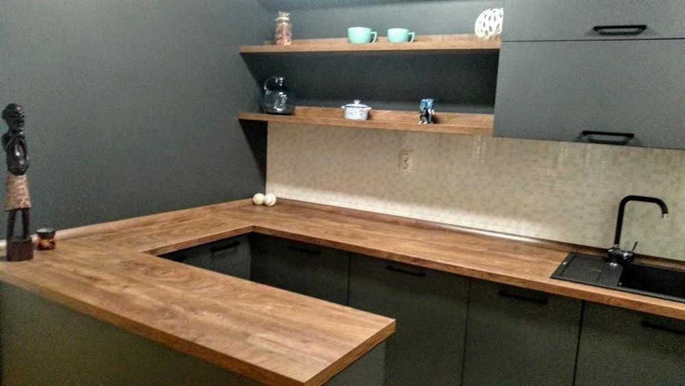 Дава се под наем Двустаен апартамент в Бургас, Център - 60 кв.м за 229.5 € - Снимка #3