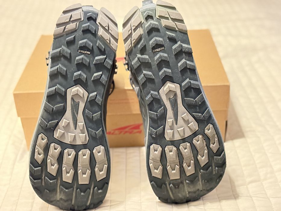 Altra  Lone Peak 9 WP Mid