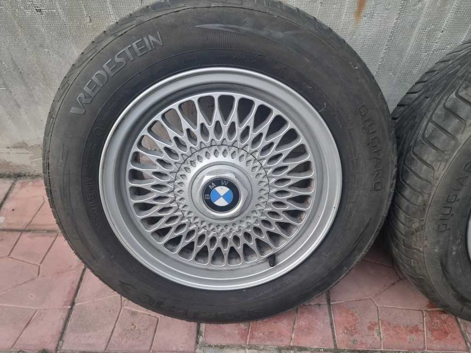 Мерцедес Mercedes BMW - гуми 15 цола