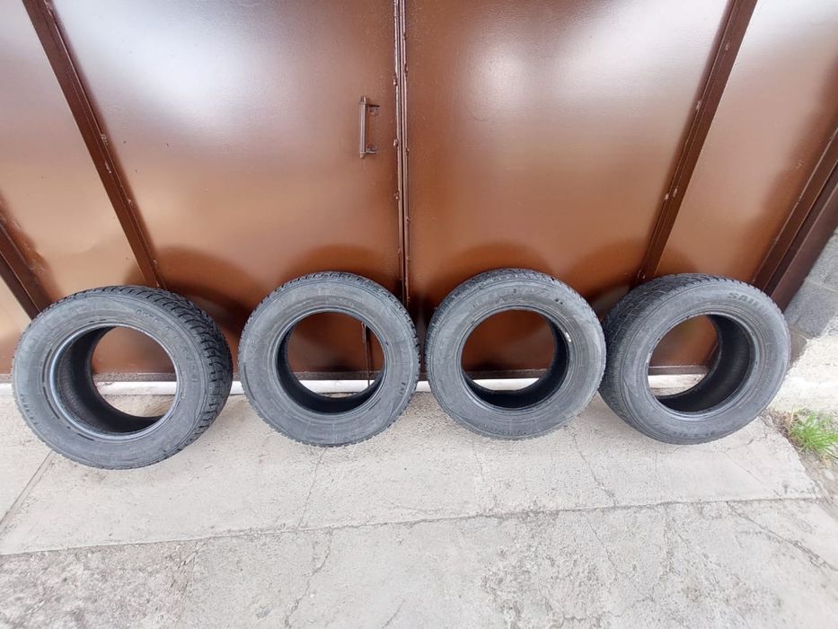 Зимные резины 215/70/16