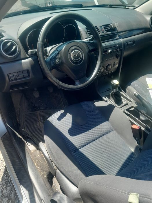 Продавам мазда 3 на части