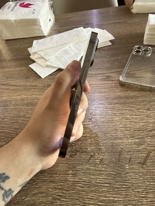 Продам Iphone 13 PRO 256