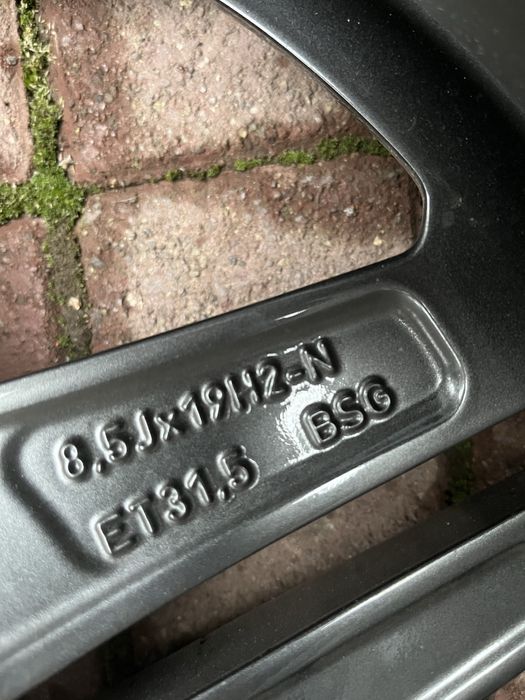 Продам диски с резиной 225/45/19