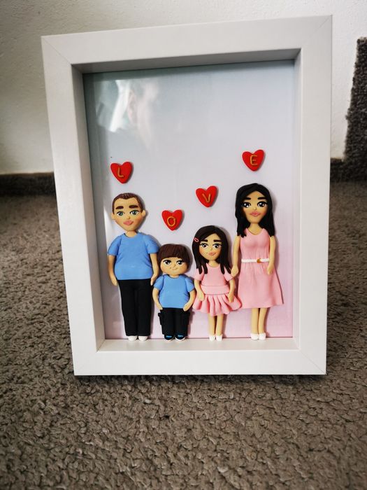 Tablou personalizat cu figurine modelate manual din lut polimeric