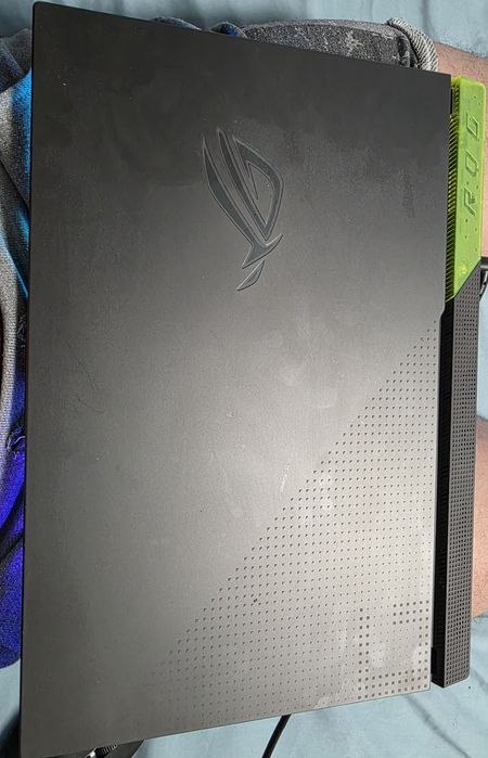 Laptop Asus ROG G713