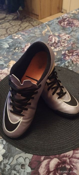 Маратонки спортни.