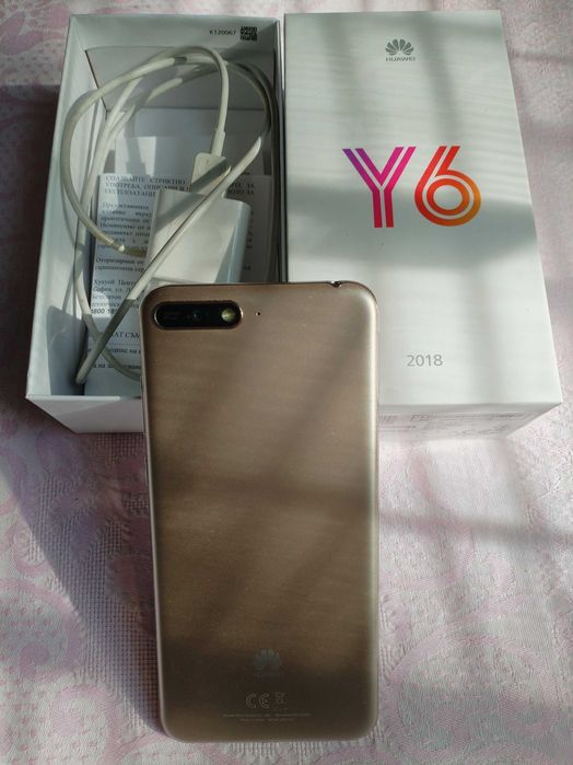 Телефон Huawei Y6 2018