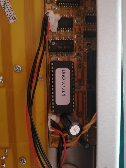 Продавам  BEHRINGER FCB 1010 midi foot controller