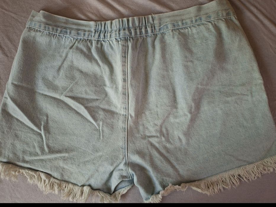 Pantaloni scurți dama