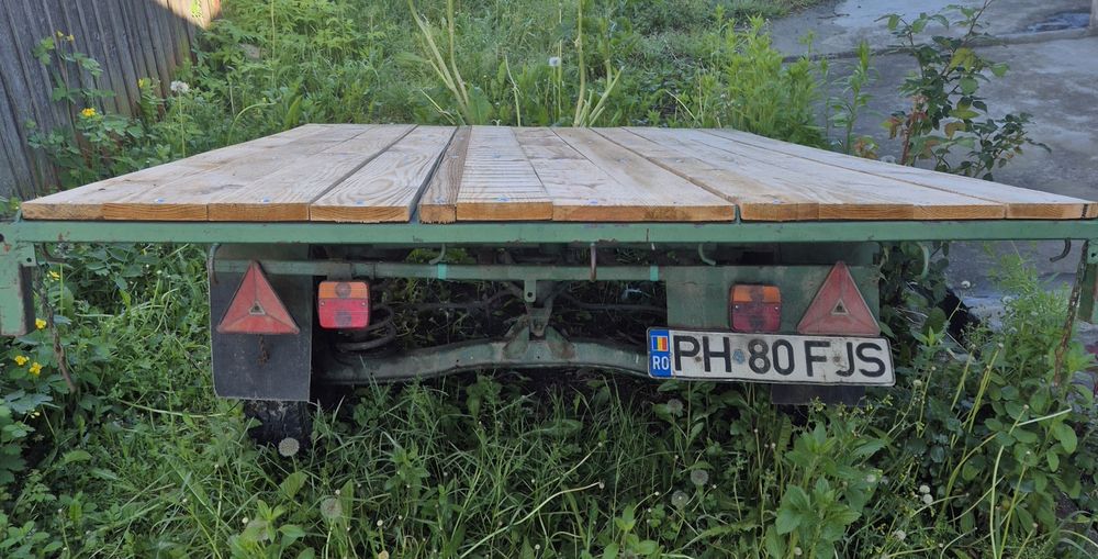Se vinde remorcă apicolă cu acte