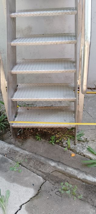 Продам лестницу нержавейка