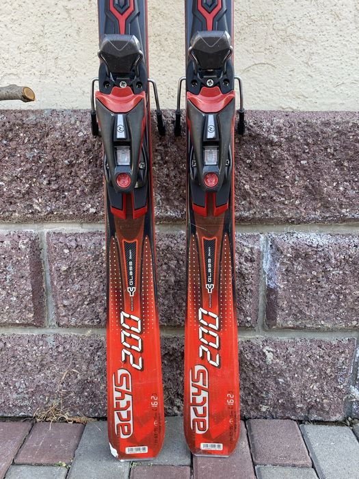 Продам оригинальные лыжи Rossignol