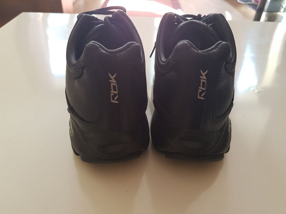 Reebok dmx noi cu etichetă