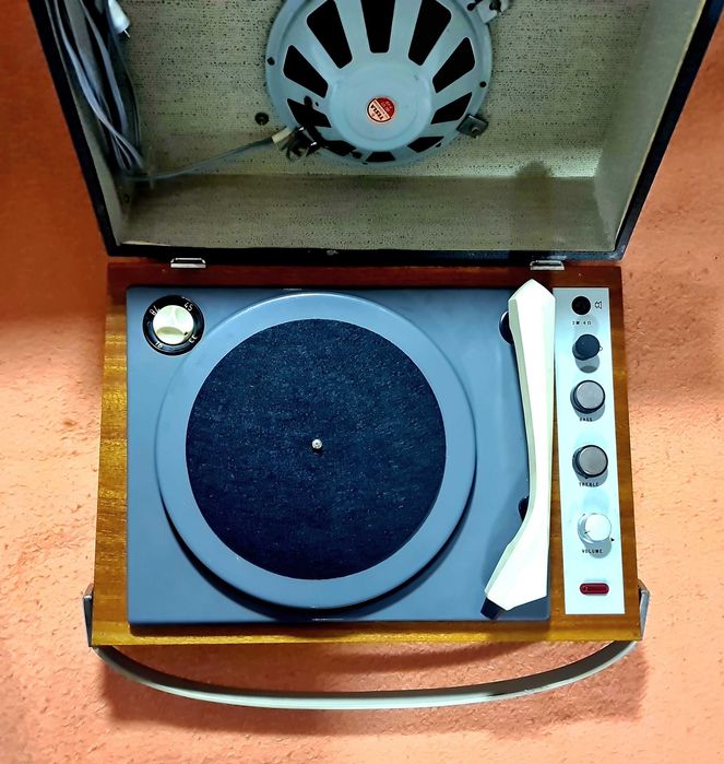 Pickup "Supraphon" funcțional.