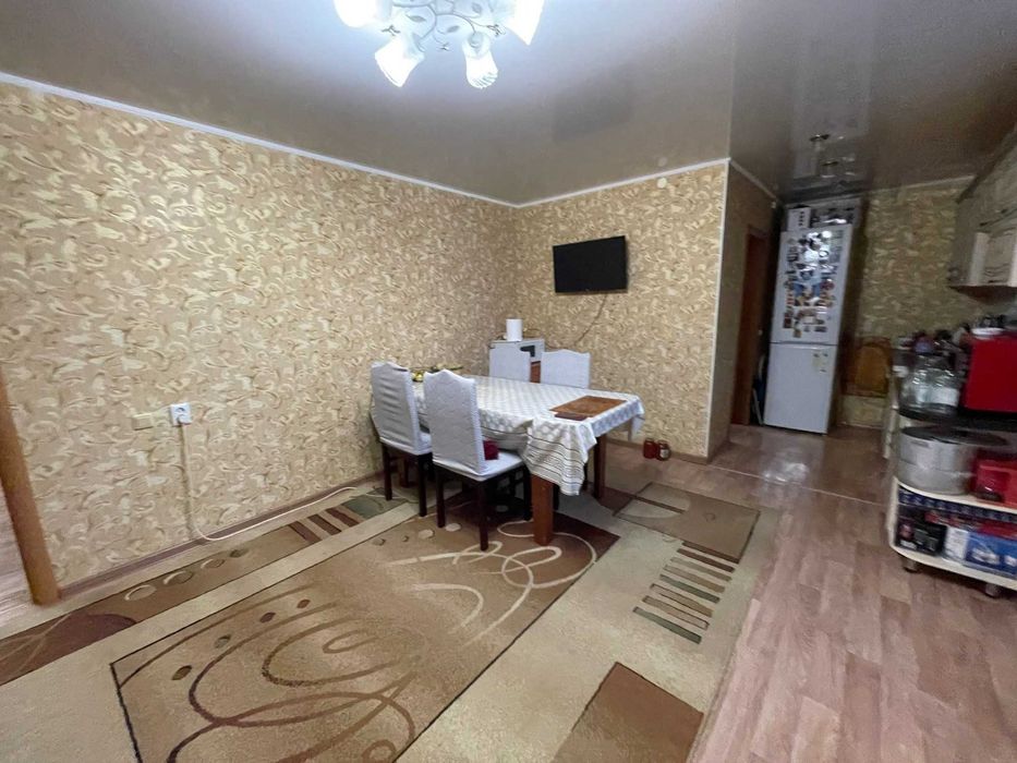 Продаётся половина дома п. Киевский!