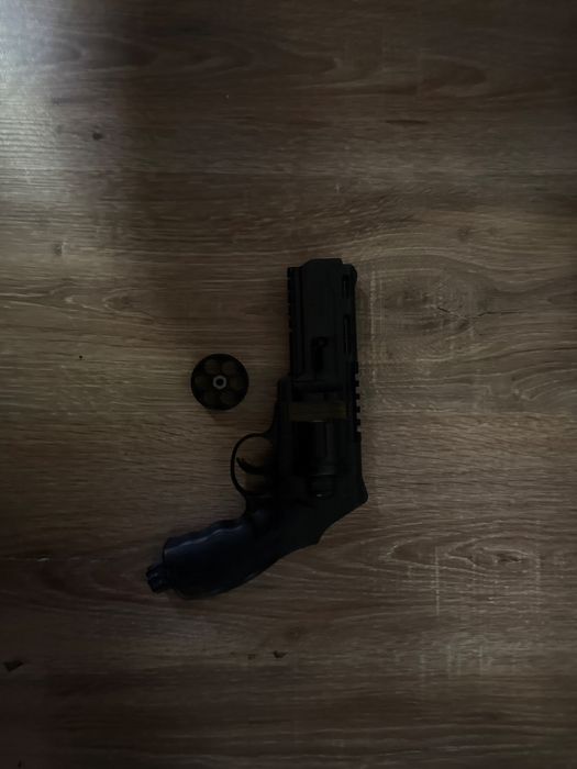 Vând pistol urgent!! 27j