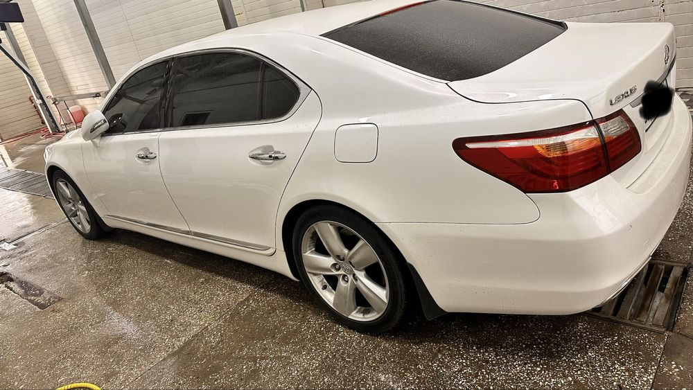 Lexus LS460L атаман