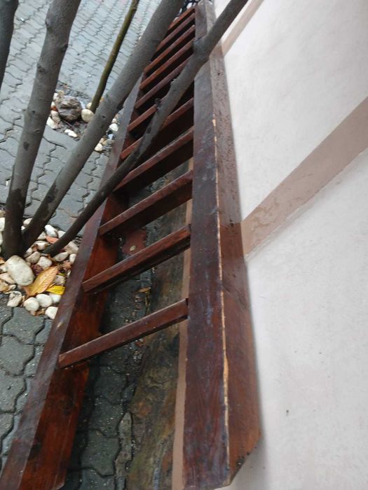 vand scara din lemn pentru pod