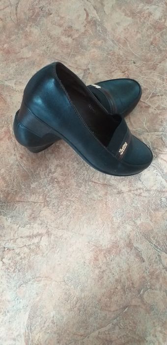 Продаю туфли б/у в отличном состоянии