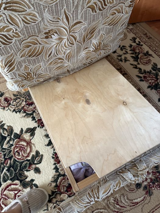 Продается мягкий уголок: диван, кресла, угол