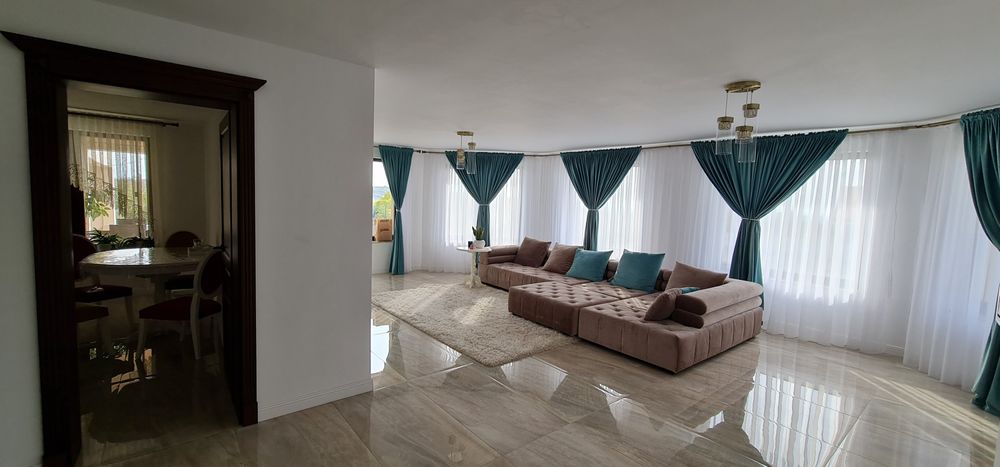 Casa  pe  doja spitalu judetean/hanu pescarilor teren 1250