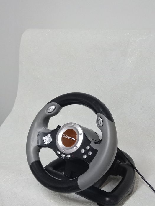 Игровой руль Defender. Срочно! Торг бар