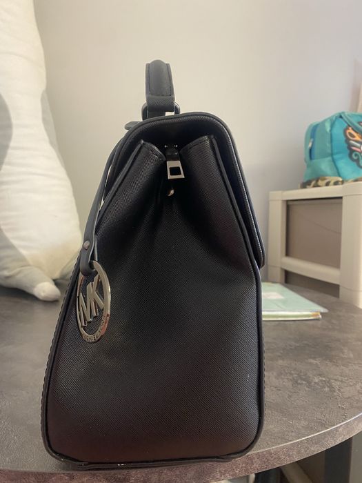 Сумка женская черная продам