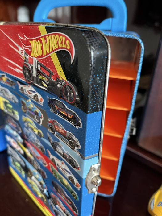 Игрушки для детей. Машинки