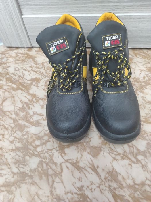Продам спецодежда
