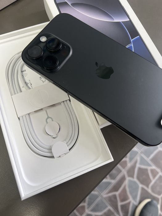 Iphone 16 Pro Max 256gb bat 100% ca nou..