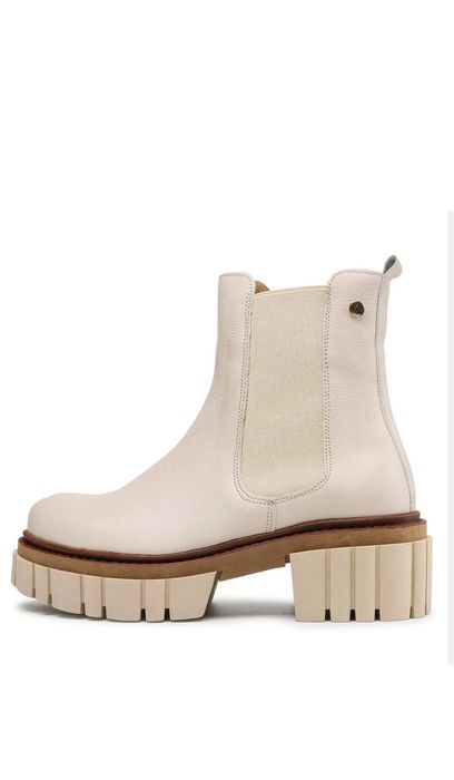 Нови! Maciejka Боти тип челси бежов цвят