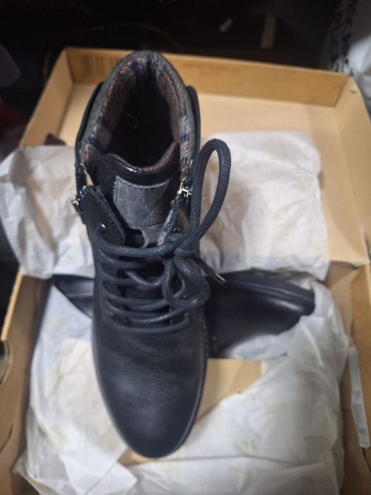 ghete originale Bata mărimi 42 și 44